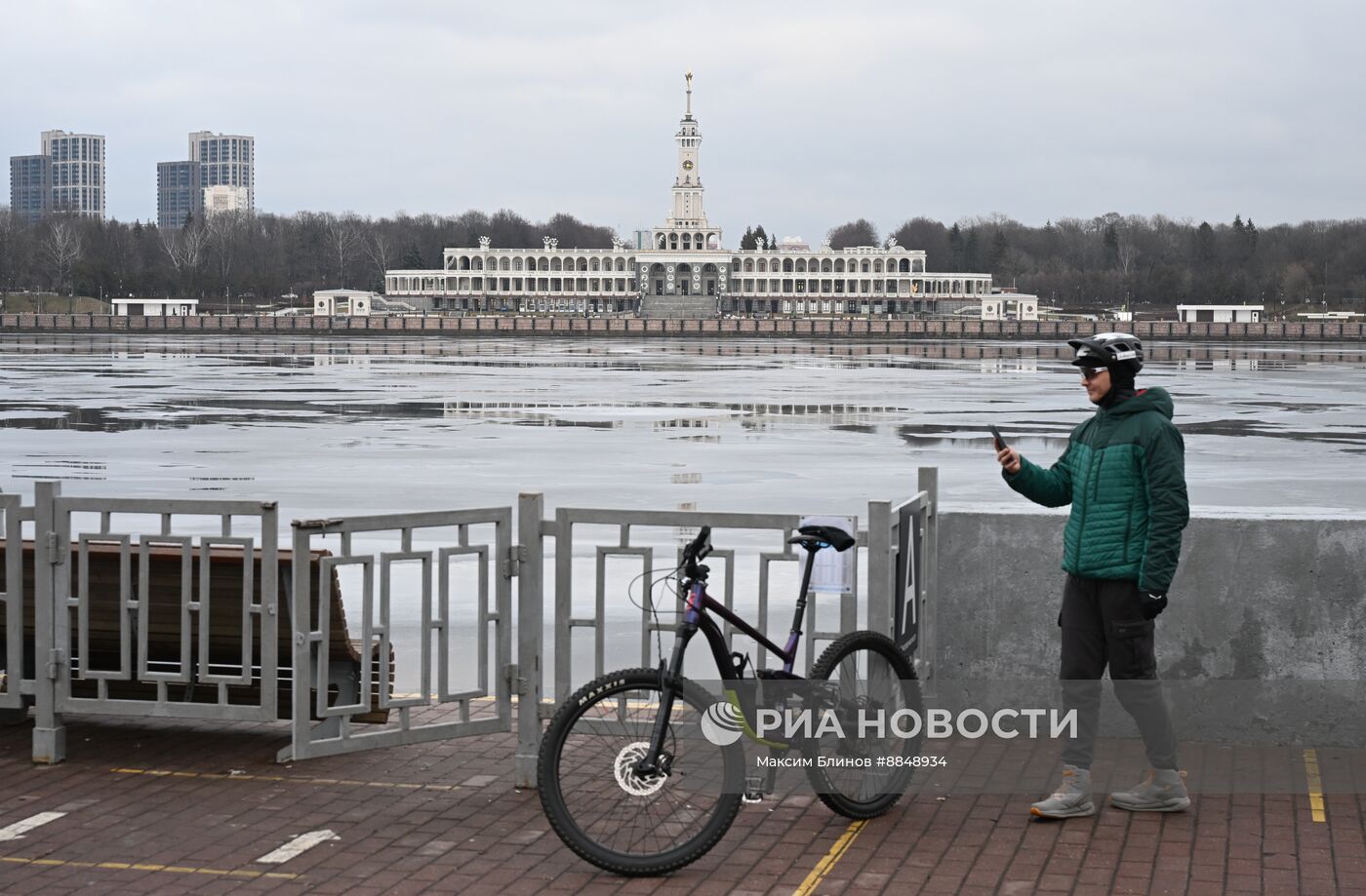 Теплая погода в Москве