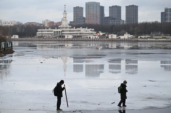 Теплая погода в Москве