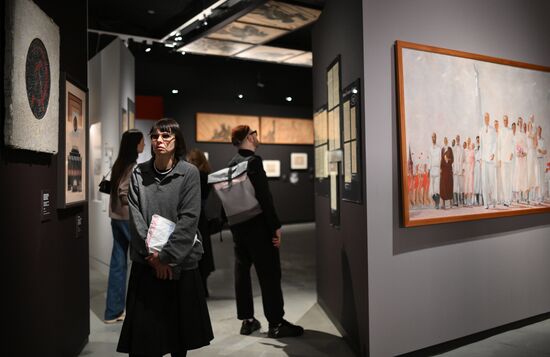 Выставка "Искусство в масштабе. Монументальная живопись Москвы"