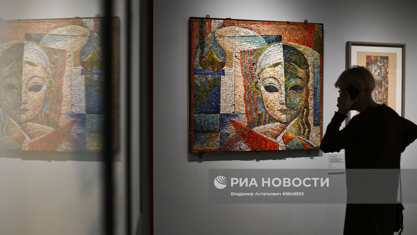 Выставка "Искусство в масштабе. Монументальная живопись Москвы"