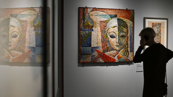 Выставка "Искусство в масштабе. Монументальная живопись Москвы"