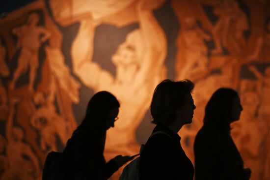 Выставка "Искусство в масштабе. Монументальная живопись Москвы"