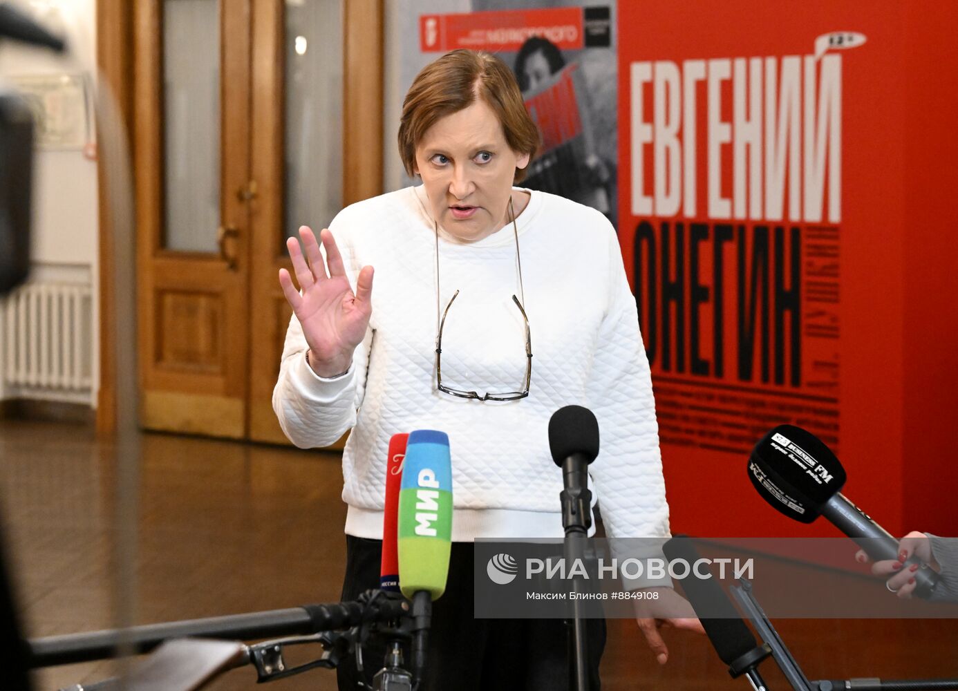 П/к артистов спектакля "Евгений Онегин" в театре Маяковского