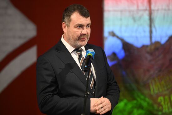 Выставка "Искусство в масштабе. Монументальная живопись Москвы"