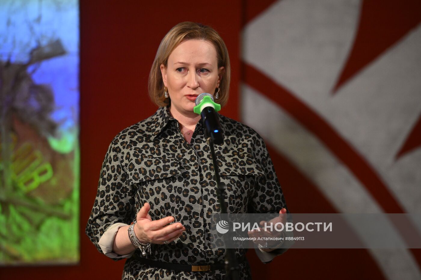 Выставка "Искусство в масштабе. Монументальная живопись Москвы"