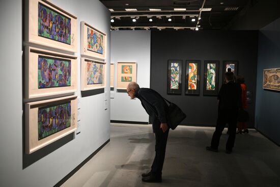 Выставка "Искусство в масштабе. Монументальная живопись Москвы"