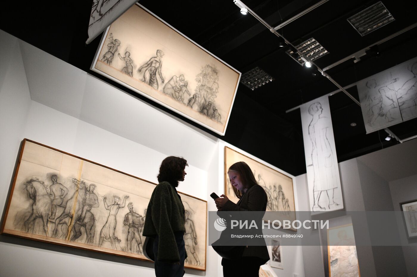 Выставка "Искусство в масштабе. Монументальная живопись Москвы"