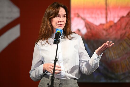 Выставка "Искусство в масштабе. Монументальная живопись Москвы"