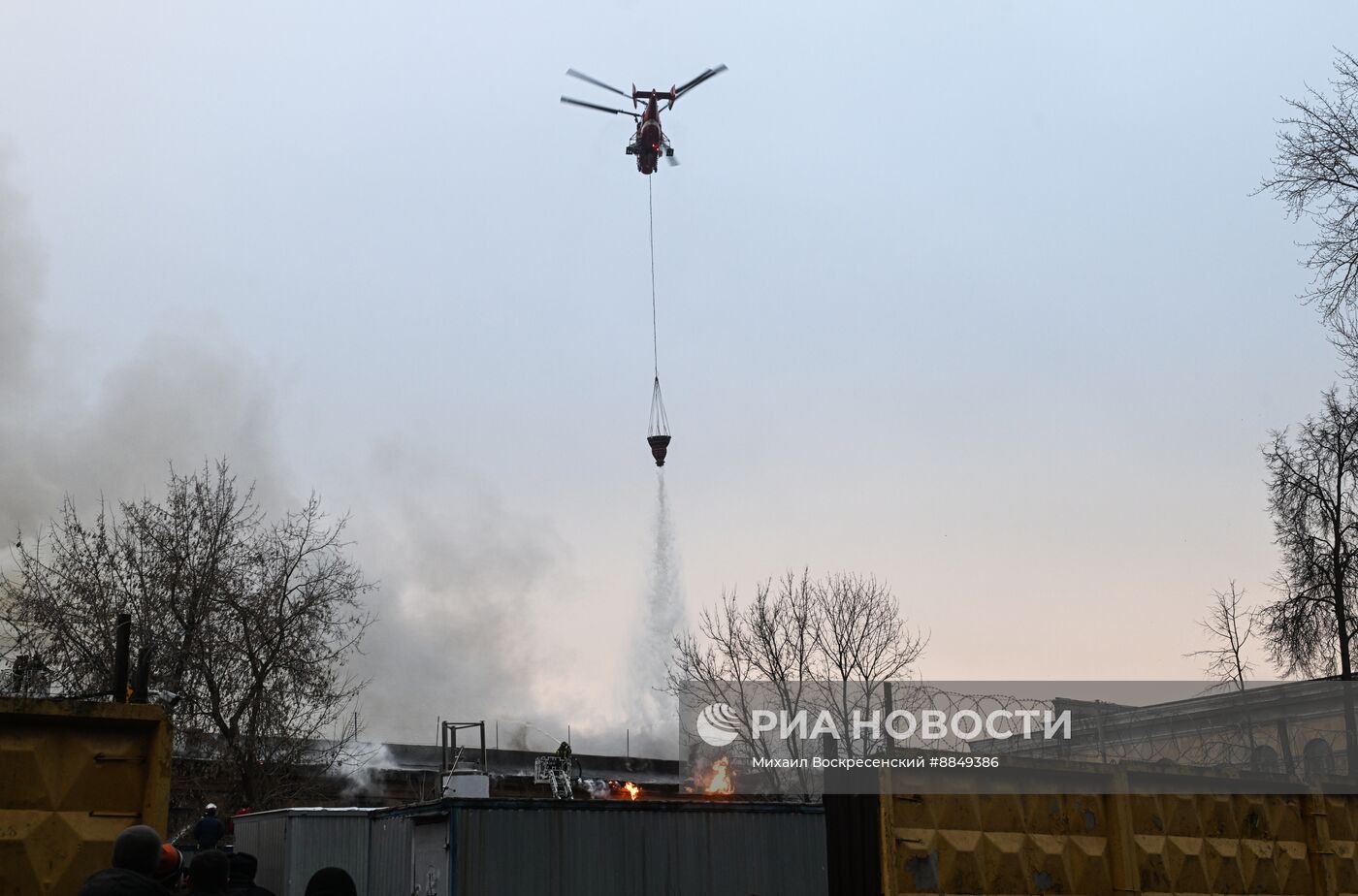 Пожар в административном здании в Москве