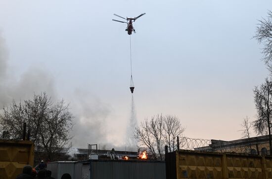 Пожар в административном здании в Москве