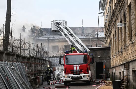 Пожар в административном здании в Москве