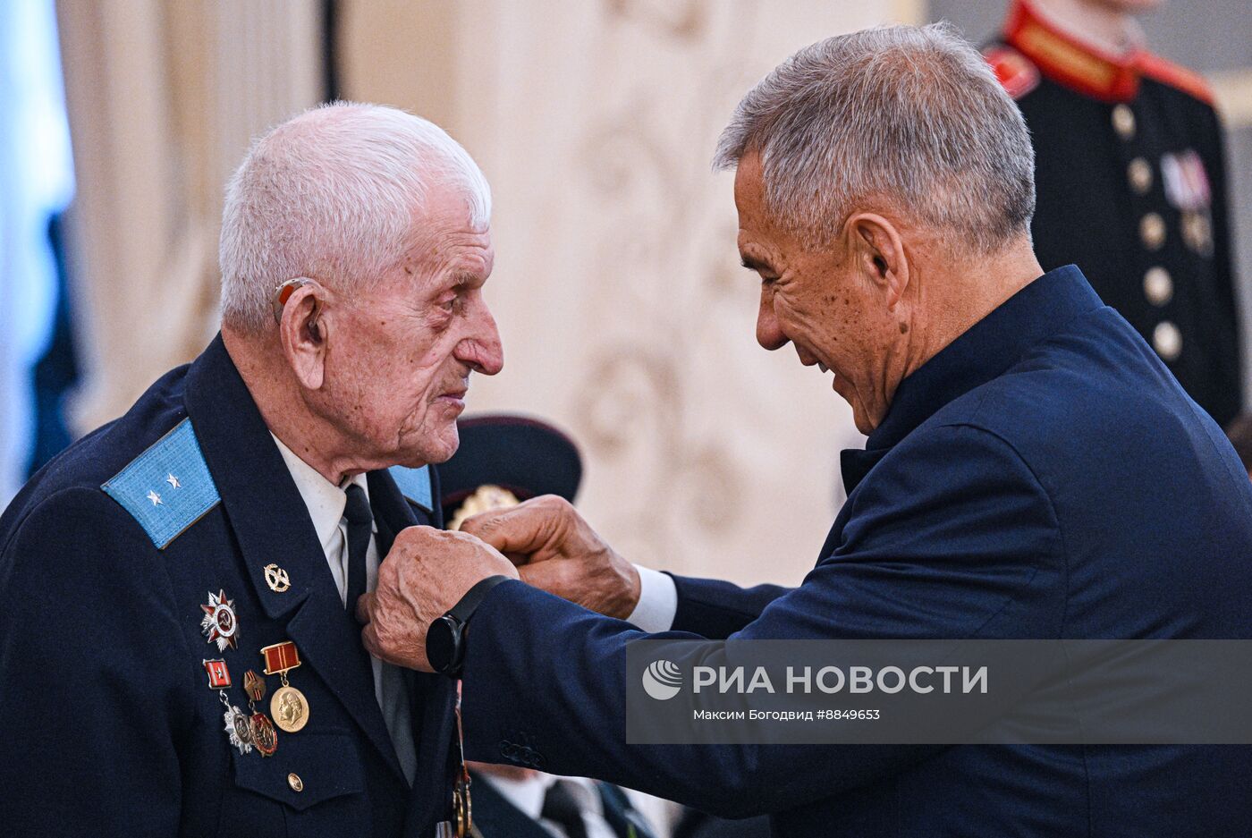 Вручение ветеранам юбилейных медалей "80 лет Победы в Великой Отечественной войне"