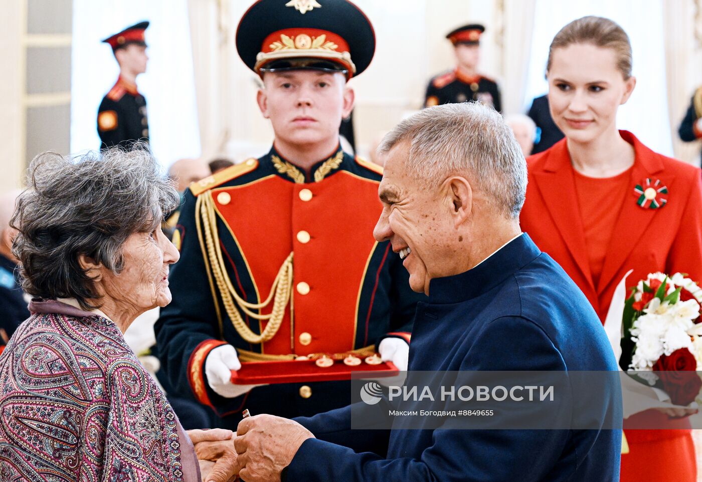 Вручение ветеранам юбилейных медалей "80 лет Победы в Великой Отечественной войне"