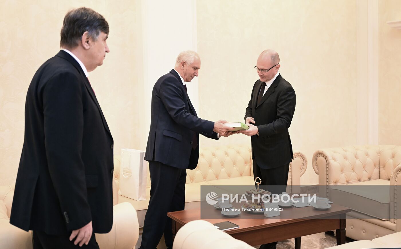 Рабочая поездка С. Кириенко в Абхазию