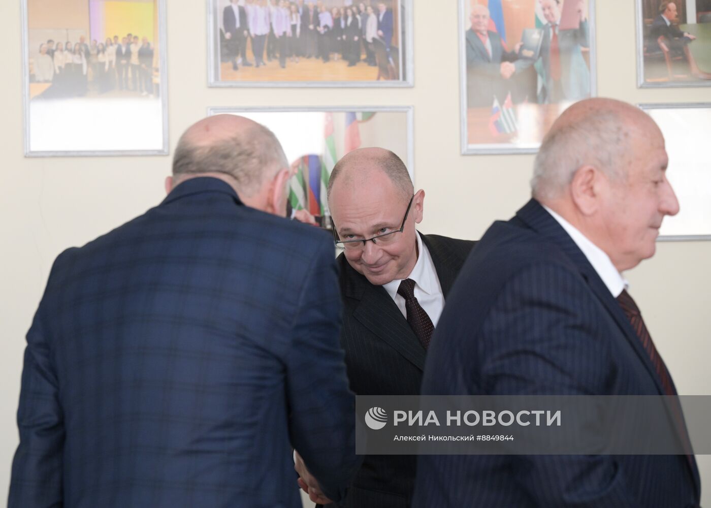 Рабочая поездка С. Кириенко в Абхазию