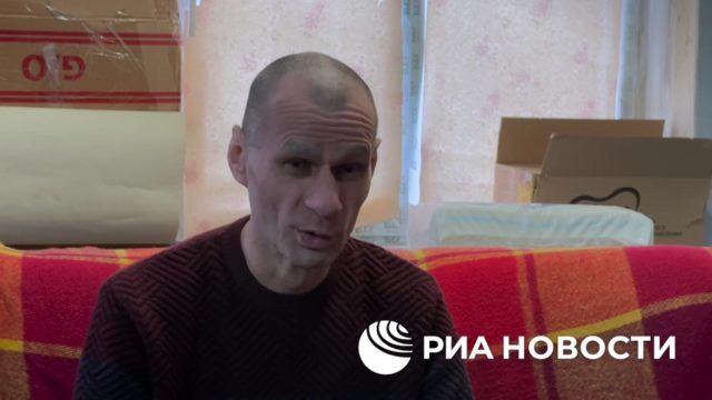 Местный житель: "ВСУ вывозили награбленное имущество в Часовом Яре"