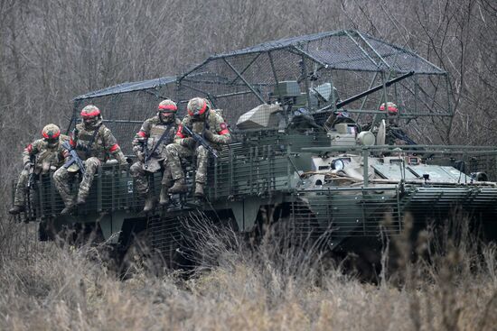 Боевая подготовка 15-й отдельной гвардейской мотострелковой Александрийской бригады в ДНР