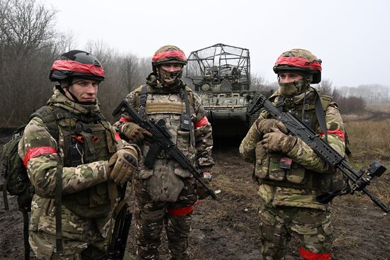 Боевая подготовка 15-й отдельной гвардейской мотострелковой Александрийской бригады в ДНР