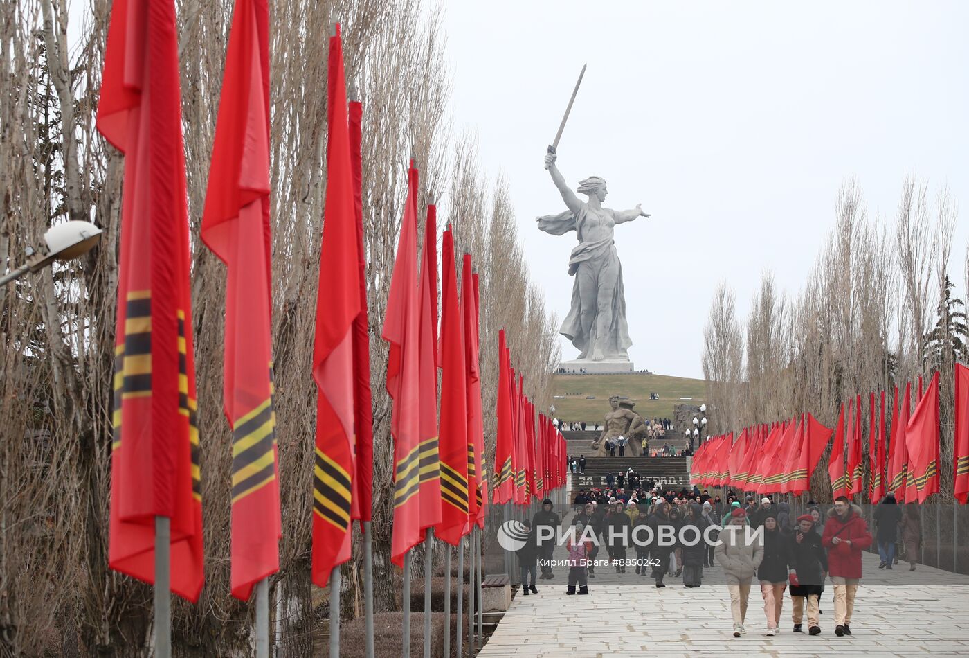 Акция Георгиевская лента на Мамаевом Кургане 