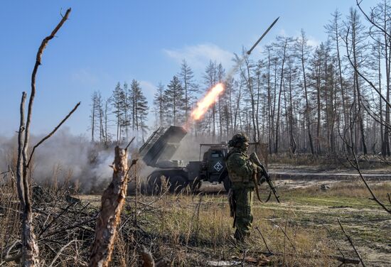 Боевая работа РСЗО "Град" 25 армии на Краснолиманском направлении в ЛНР 