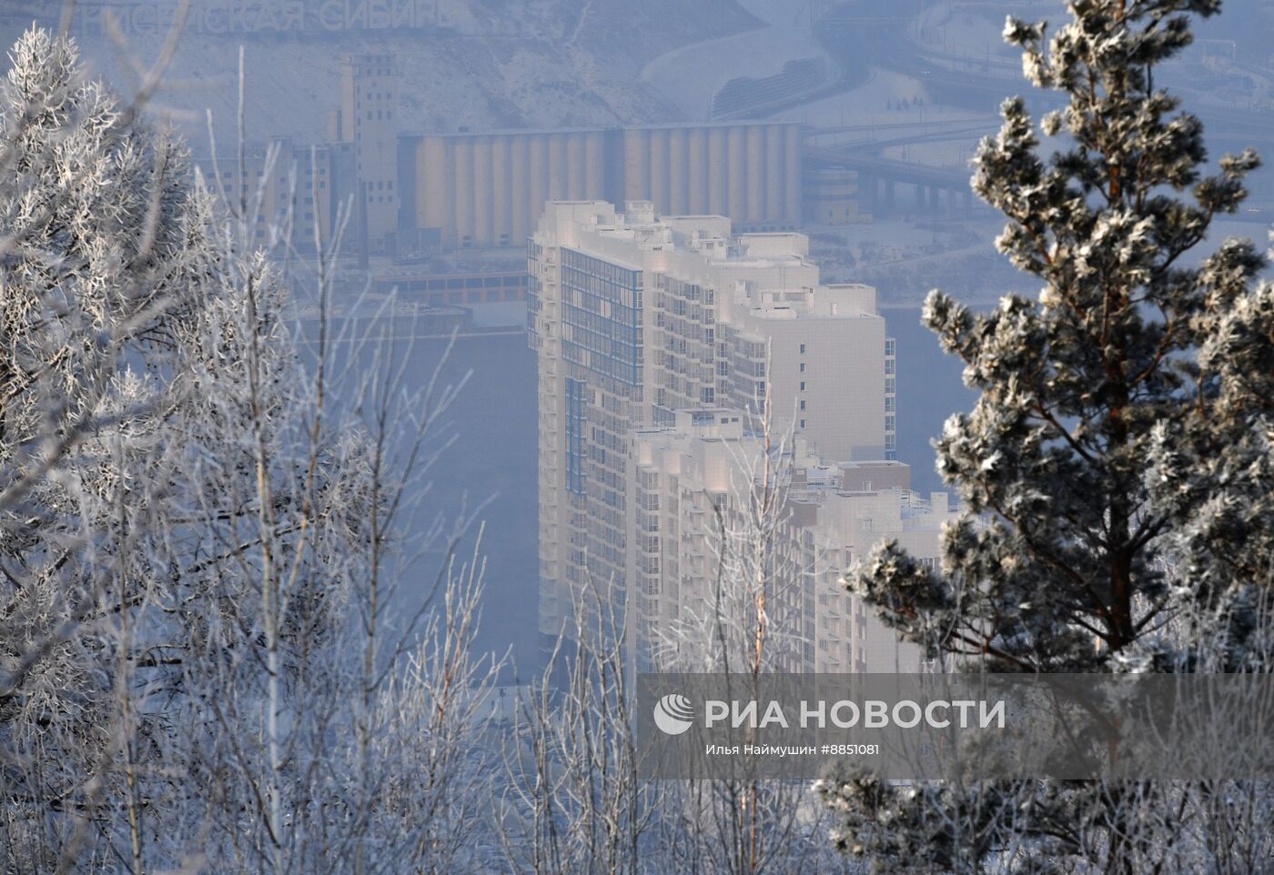 В Красноярске введен режим "черного неба"