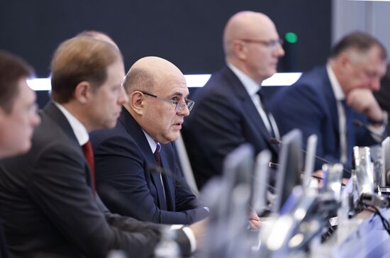 Премьер-министр М. Мишустин провел стратсессию "Реализация макроэкономической политики для устойчивого роста"