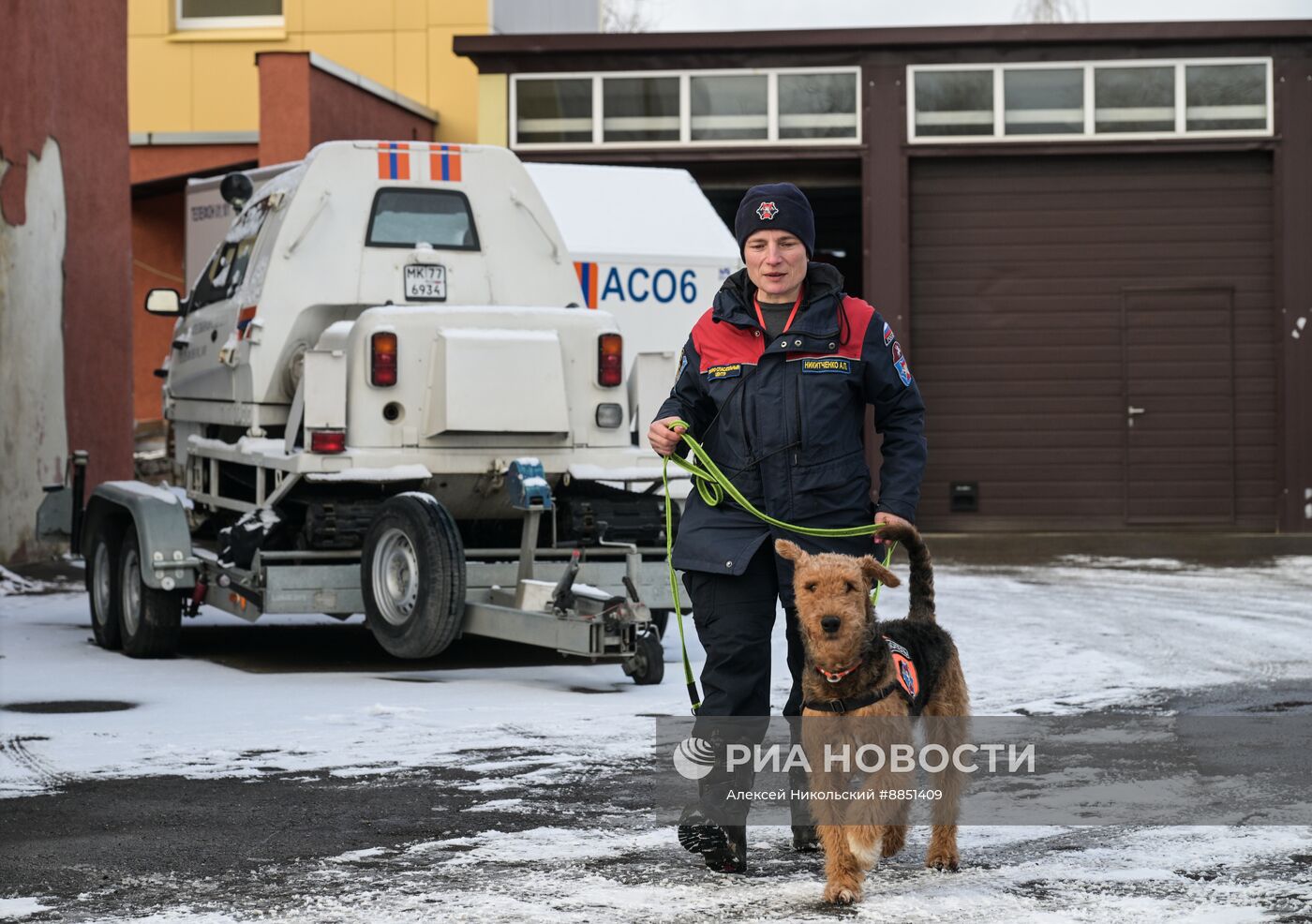 Тренировка собак-спасателей в пожарно-спасательном центре