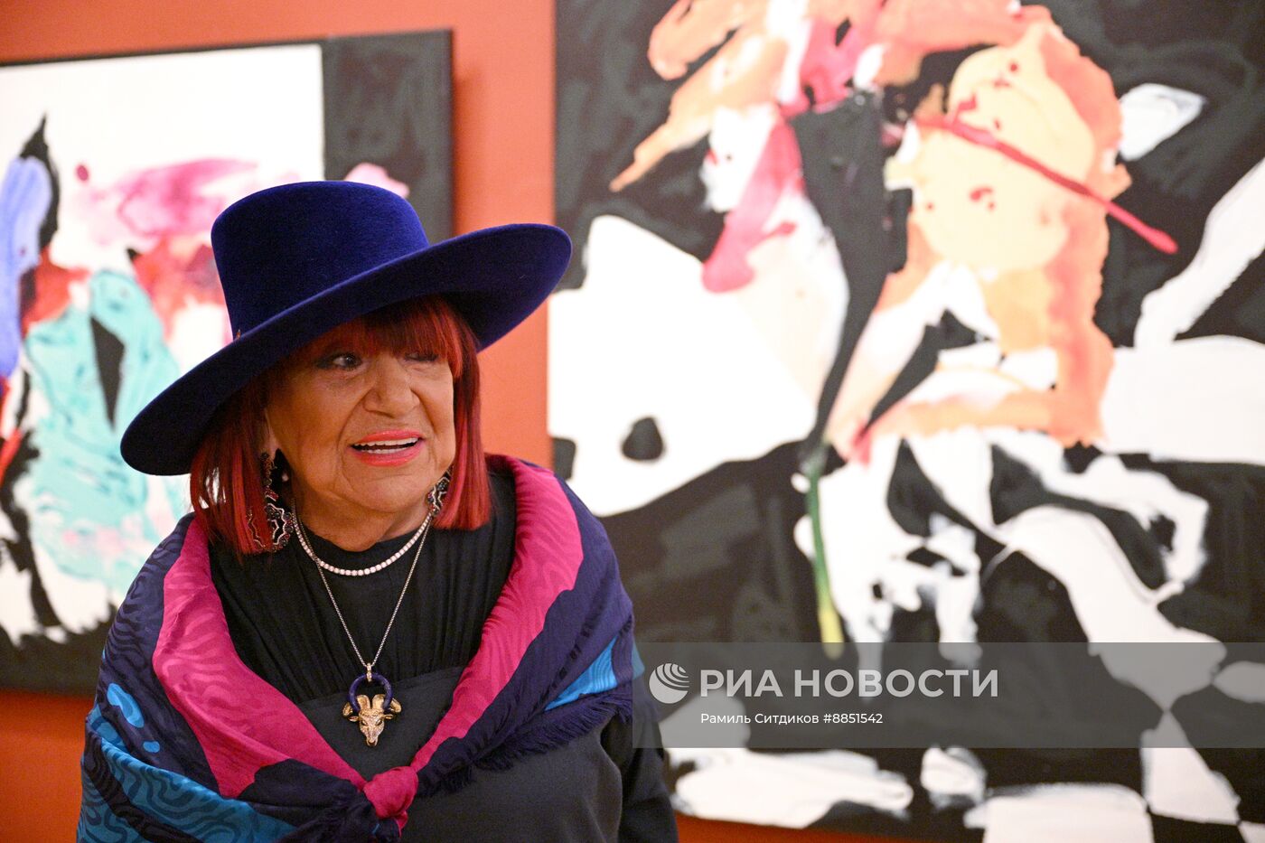 Открытие выставки "Учитель" Е. Васильевой 