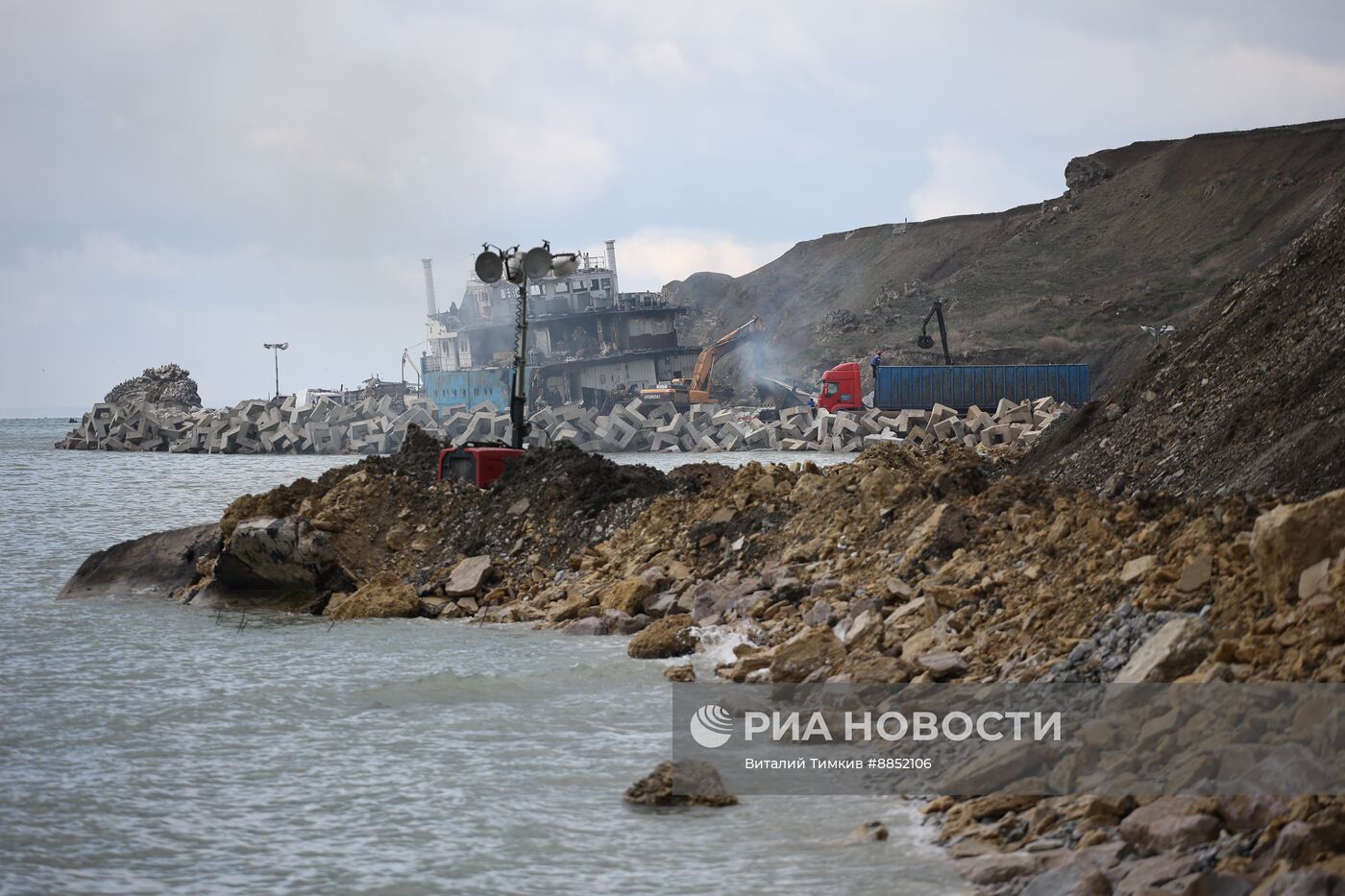 Демонтаж танкера "Волгонефть-239" в Краснодарском крае