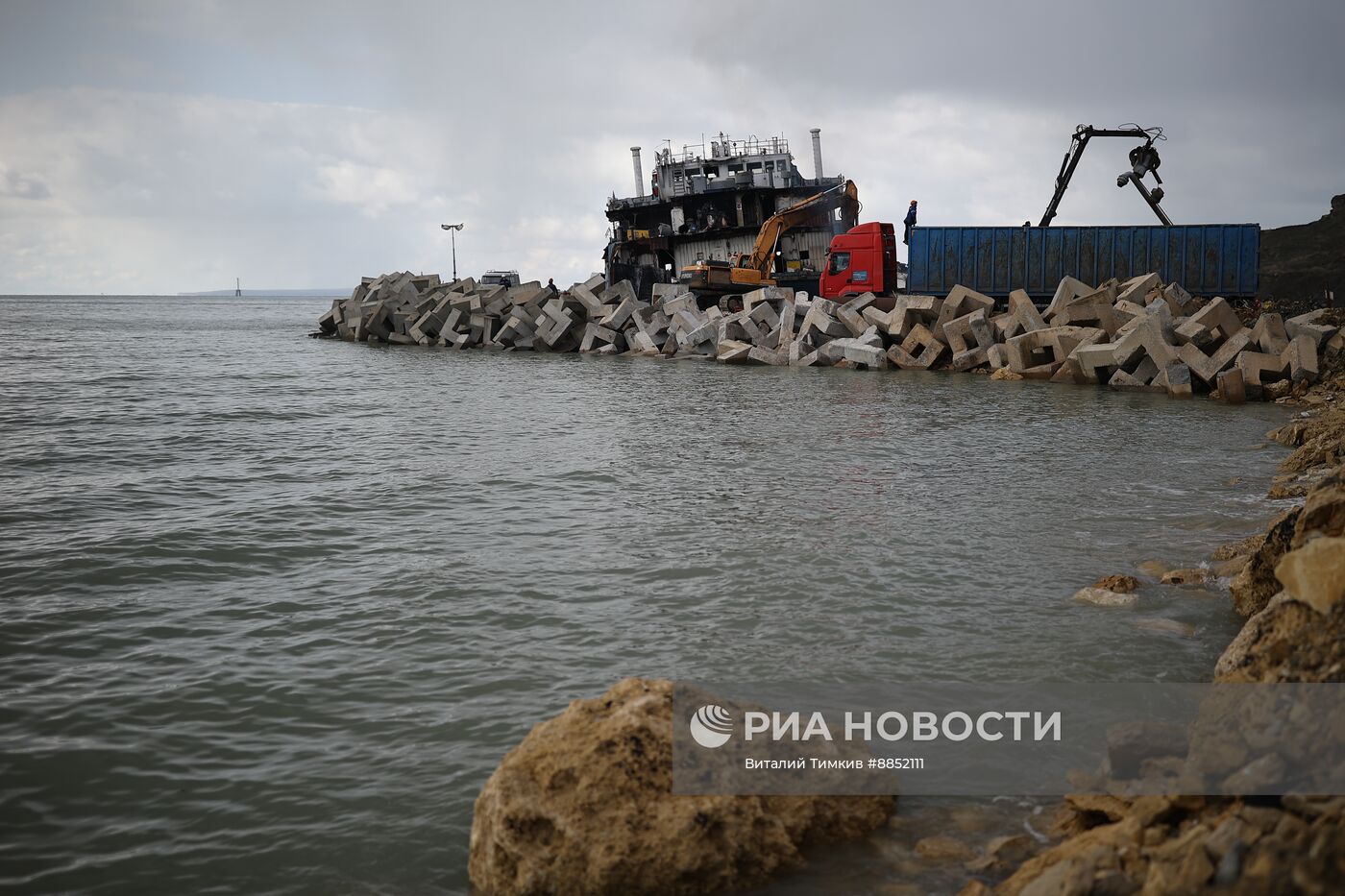 Демонтаж танкера "Волгонефть-239" в Краснодарском крае