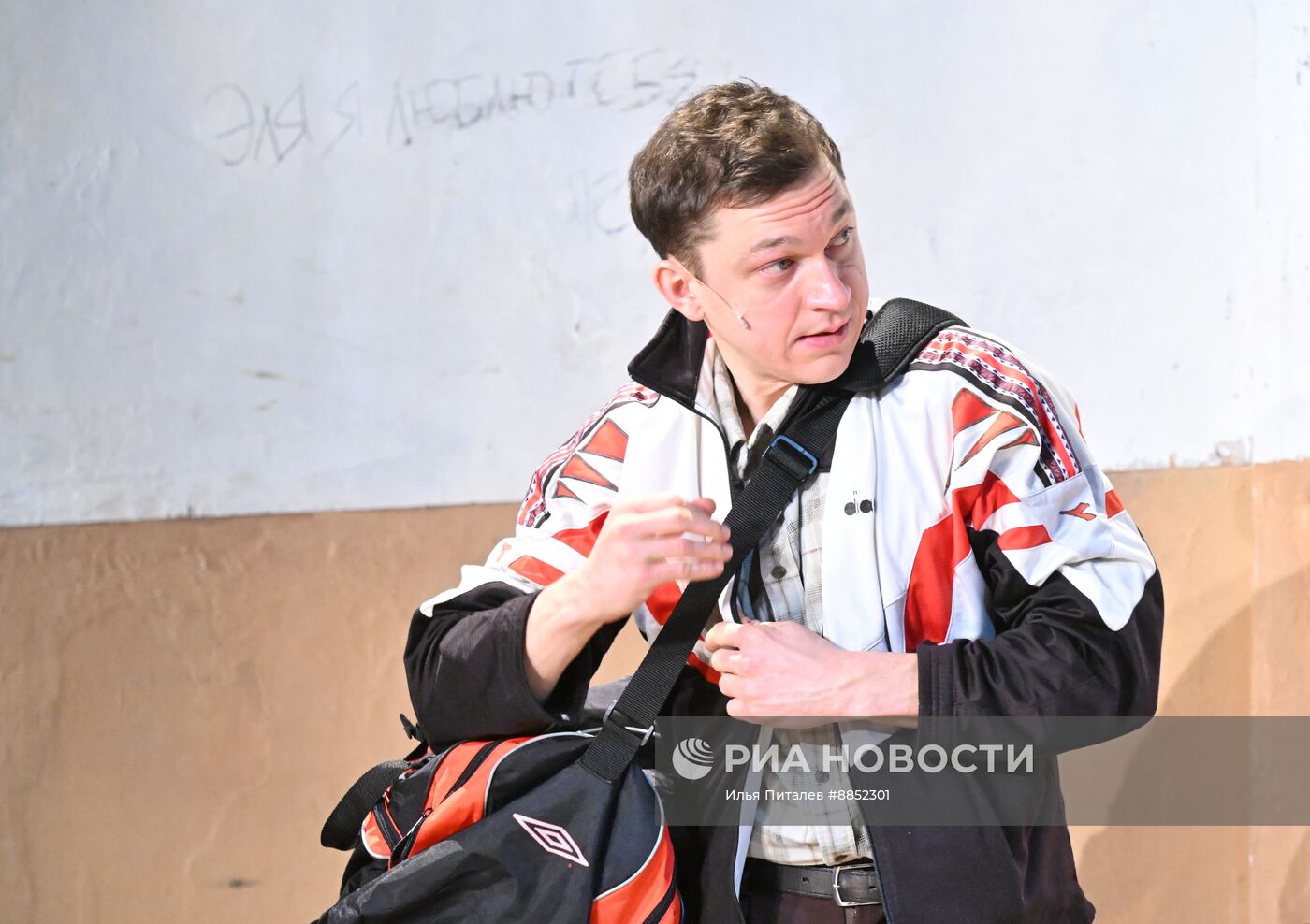 Спектакль "Рыжий. Я всех любил. Без дураков" в театре на Таганке