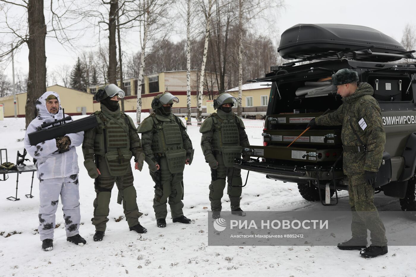 Занятия по боевой подготовке саперов инженерного полка 