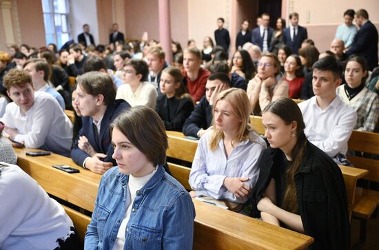 Рабочая поездка политического деятеля Абхазии Б. Гунбы в Москву