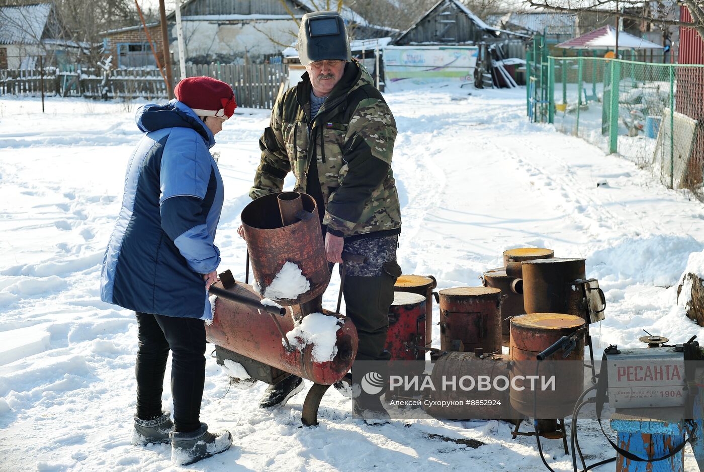Изготовление печей-буржуек для бойцов СВО