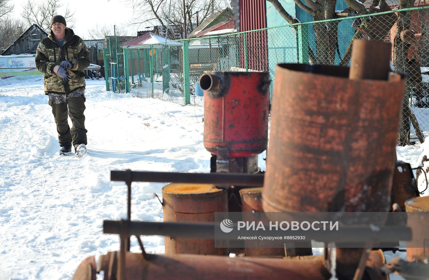 Изготовление печей-буржуек для бойцов СВО