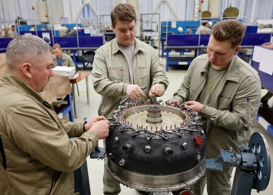 Производство газотурбинных двигателей для авиации