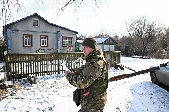 Раздача гумпомощи в Курской области 