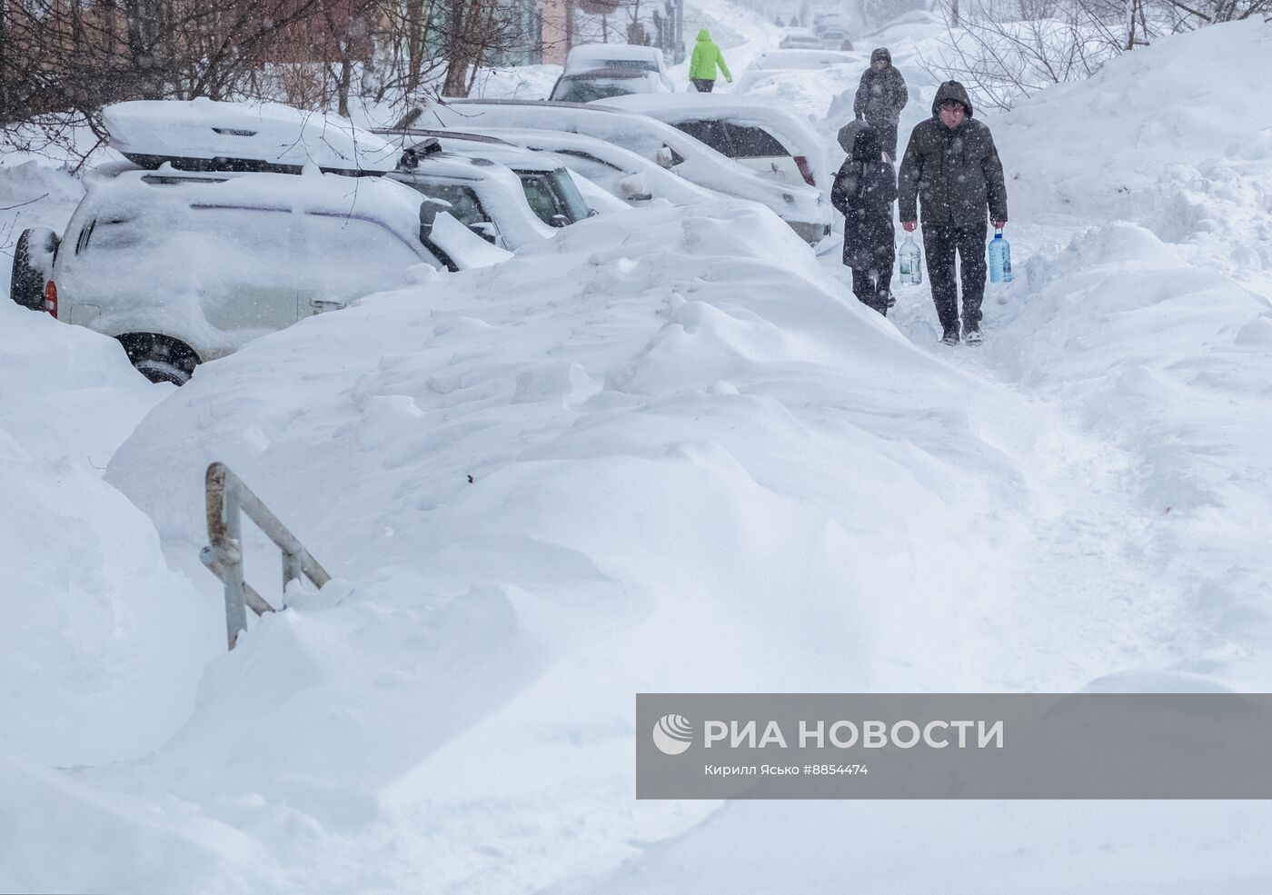 Последствия снегопада на Сахалине