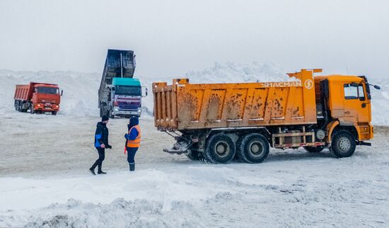 Последствия снегопада на Сахалине