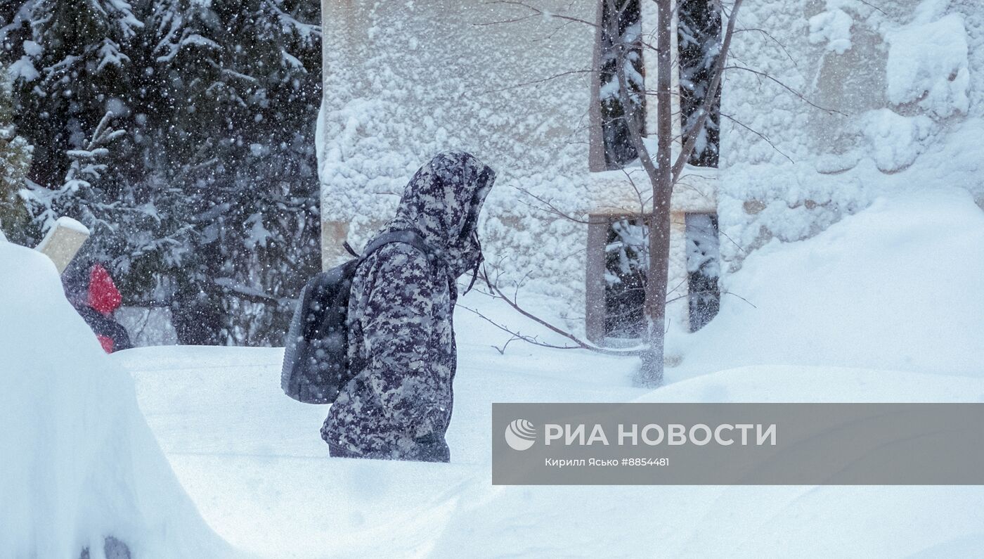 Последствия снегопада на Сахалине