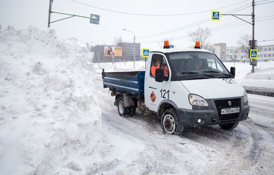 Последствия снегопада на Сахалине