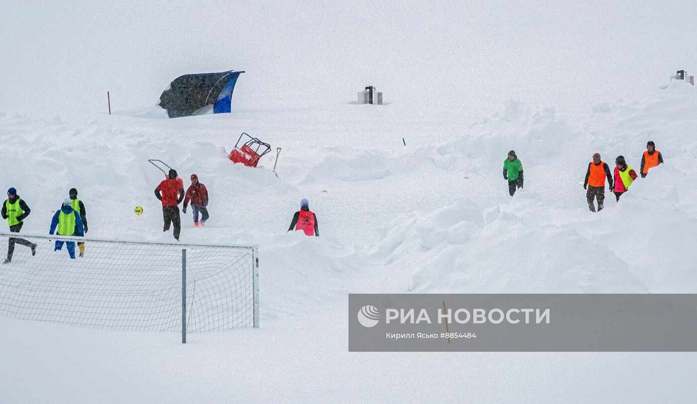 Последствия снегопада на Сахалине