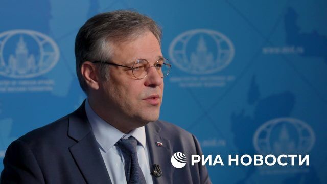 Военные преступления Украины находятся под юридической "крышей" Запада, заявил Мирошник