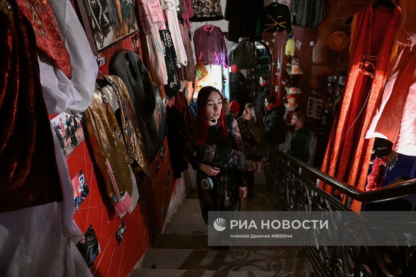 Выставка "Рок, кино и пламя: три века Анненкирхе" в Санкт-Петербурге