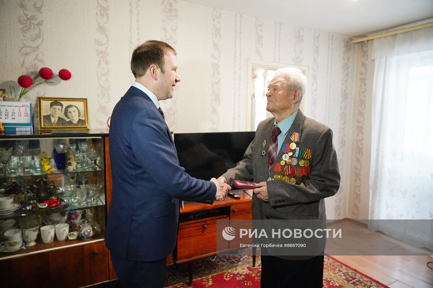 Вручение ветеранам юбилейных медалей "80 лет Победы в Великой Отечественной войне"