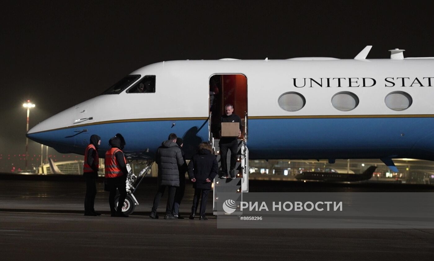 Александр Винник прилетел в Москву