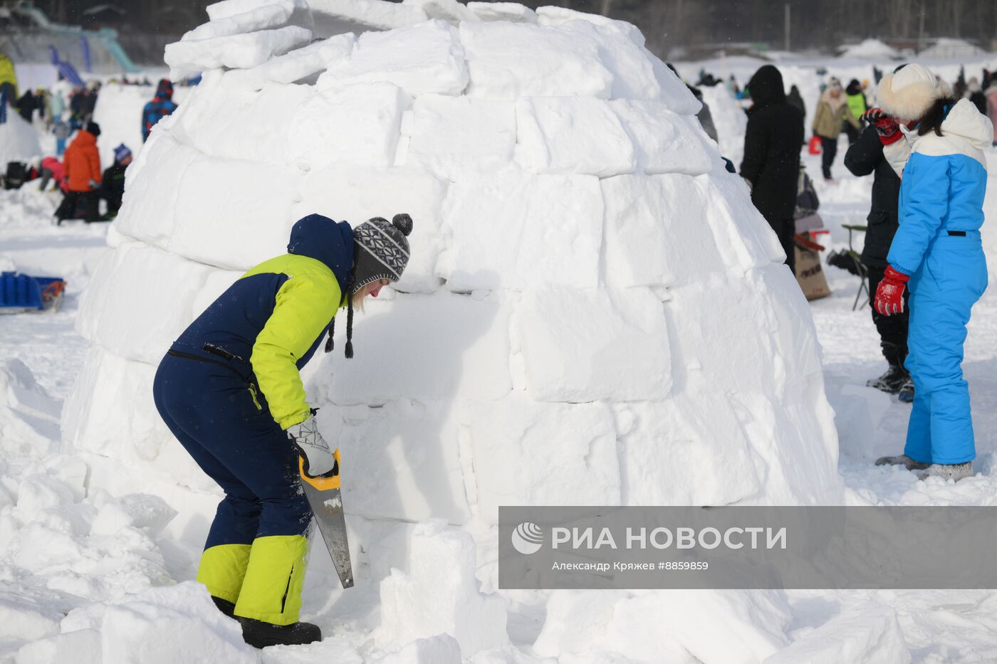 Фестиваль по строительству снежных хижин