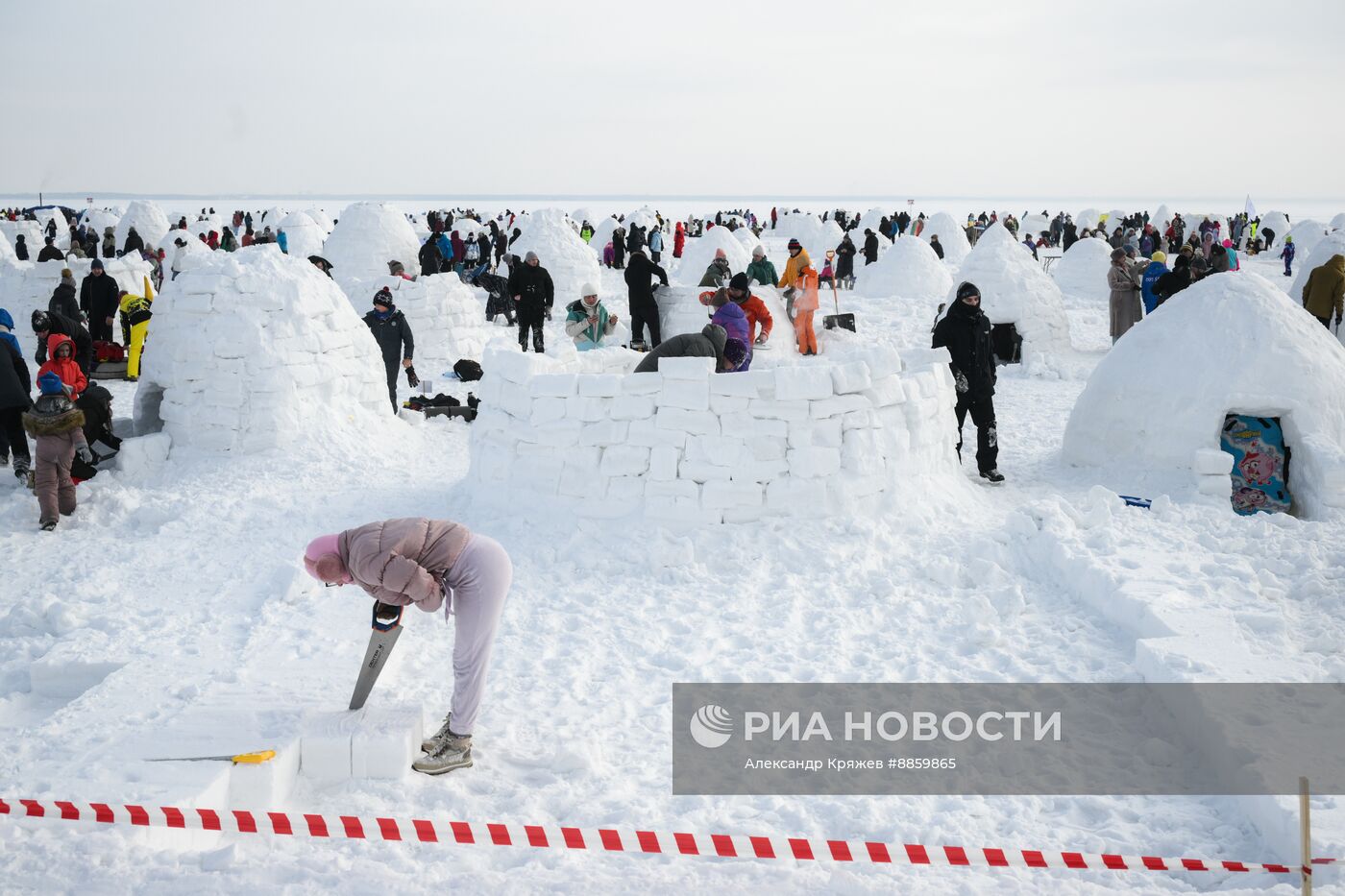 Фестиваль по строительству снежных хижин