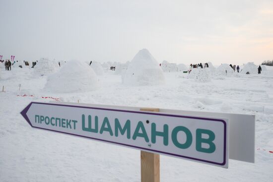 Фестиваль по строительству снежных хижин