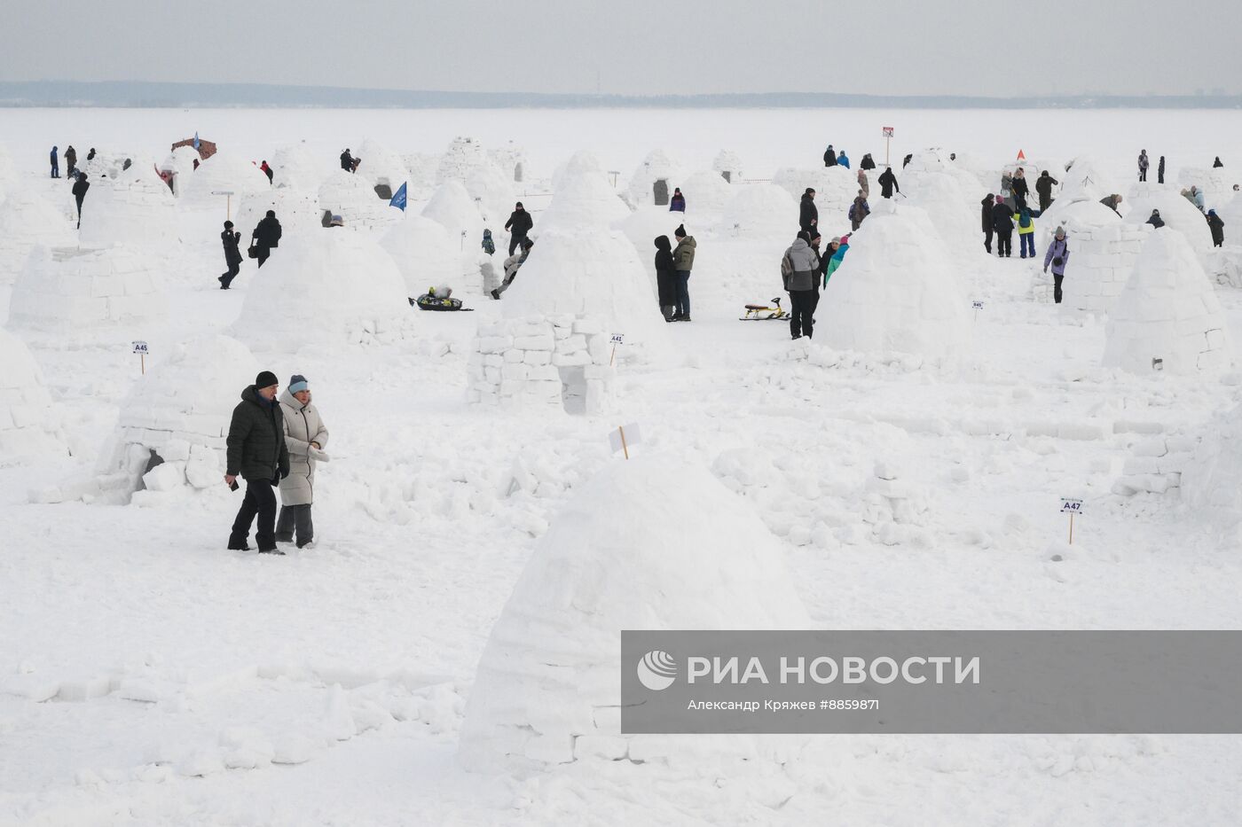 Фестиваль по строительству снежных хижин